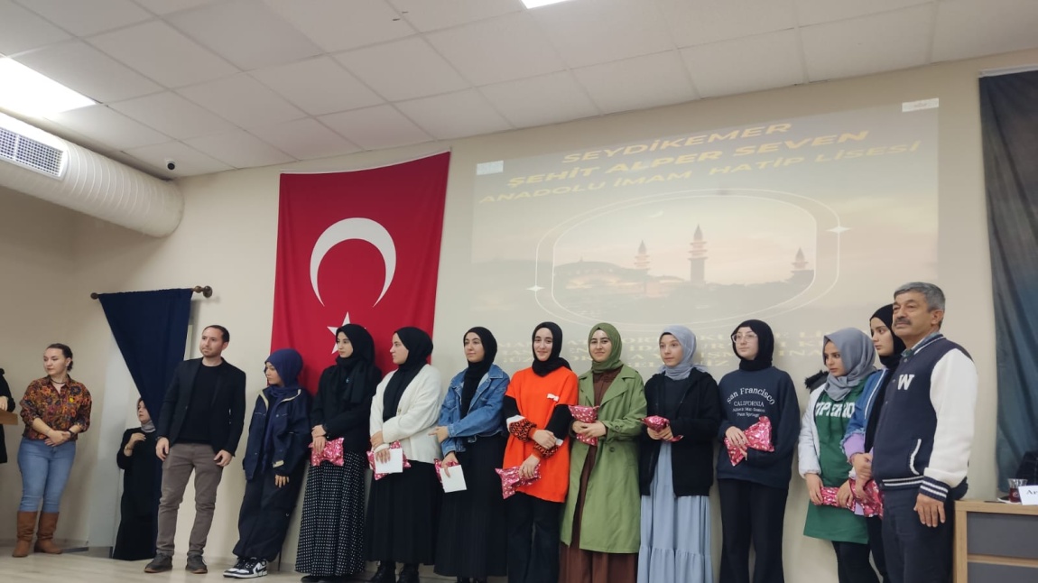 Genç Nida Kur'an-ı Kerim'i Güzel Okuma Yarışması