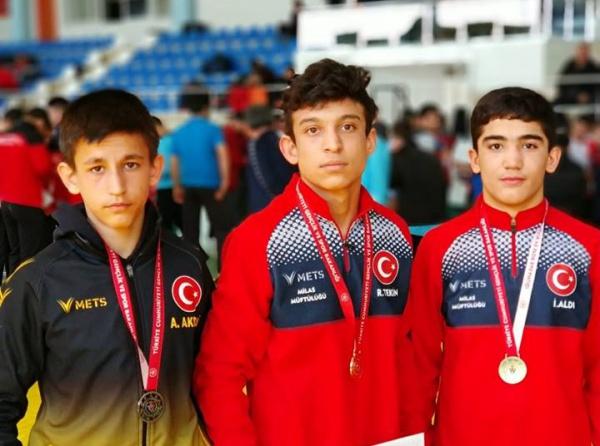 Okulumuz Öğrencisi Güreşte Türkiye Şampiyonu Oldu